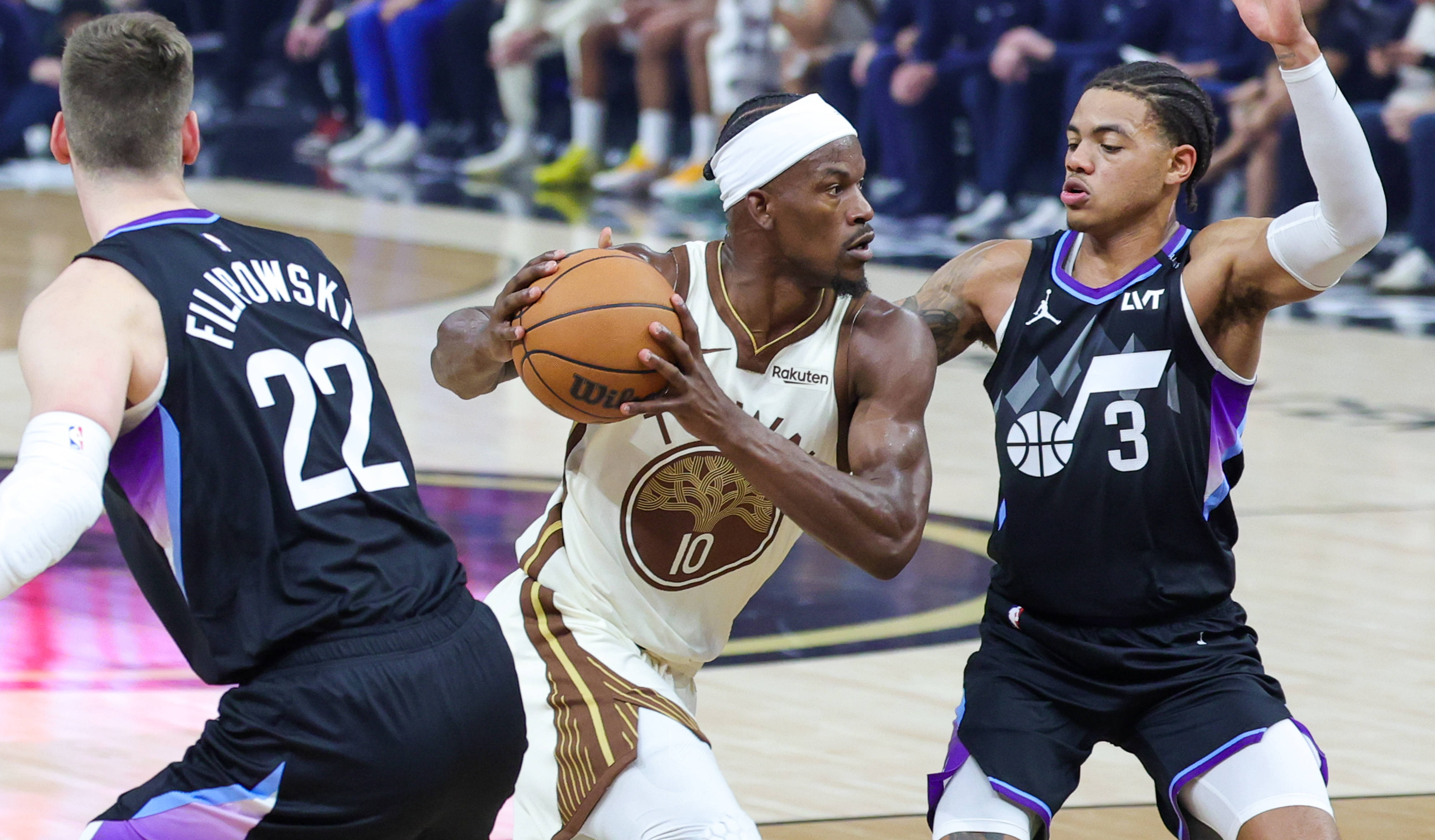 赛前体能课后；密尔沃基雄鹿止住颓势备战NBA常规赛；态度坚定；训练强度明显提升的简单介绍-开云体育入口